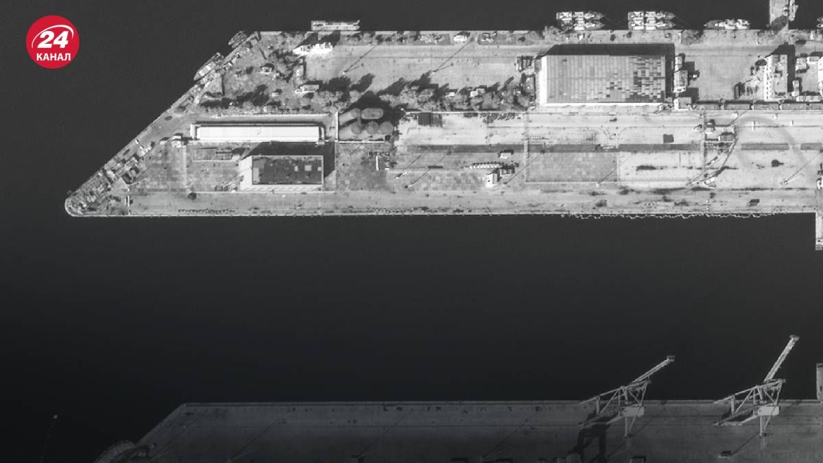 Корабли России торчат в море возле Тартуса Корабли России торчат в море возле Тартуса