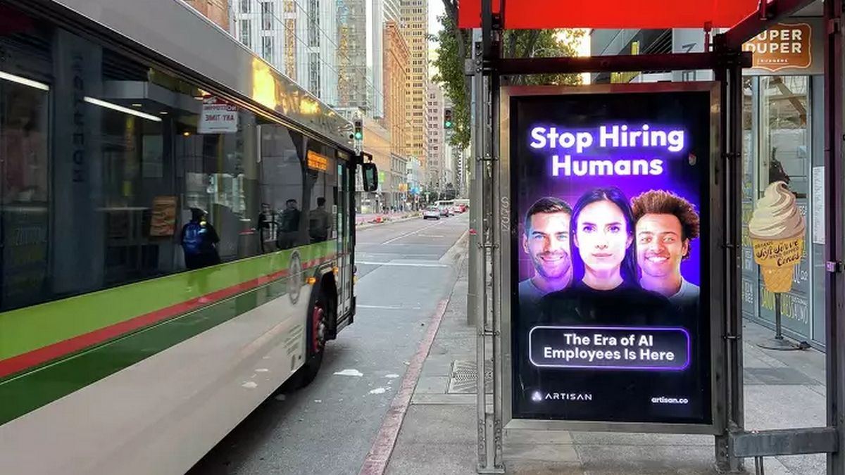 Стартап закликав наймати на роботі штучний інтелект замість людей Стартап закликав наймати на роботі штучний інтелект замість людей