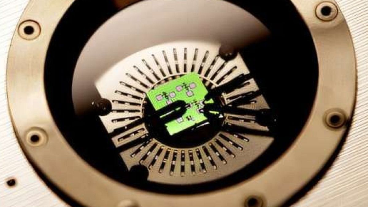 Устройства памяти, работающие при температуре свыше 600°C Устройства памяти, работающие при температуре свыше 600°C