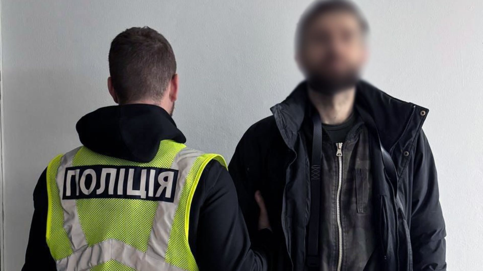 Полиция Киева задержала мужчину, который бил и душил собаку Полиция Киева задержала мужчину, который бил и душил собаку