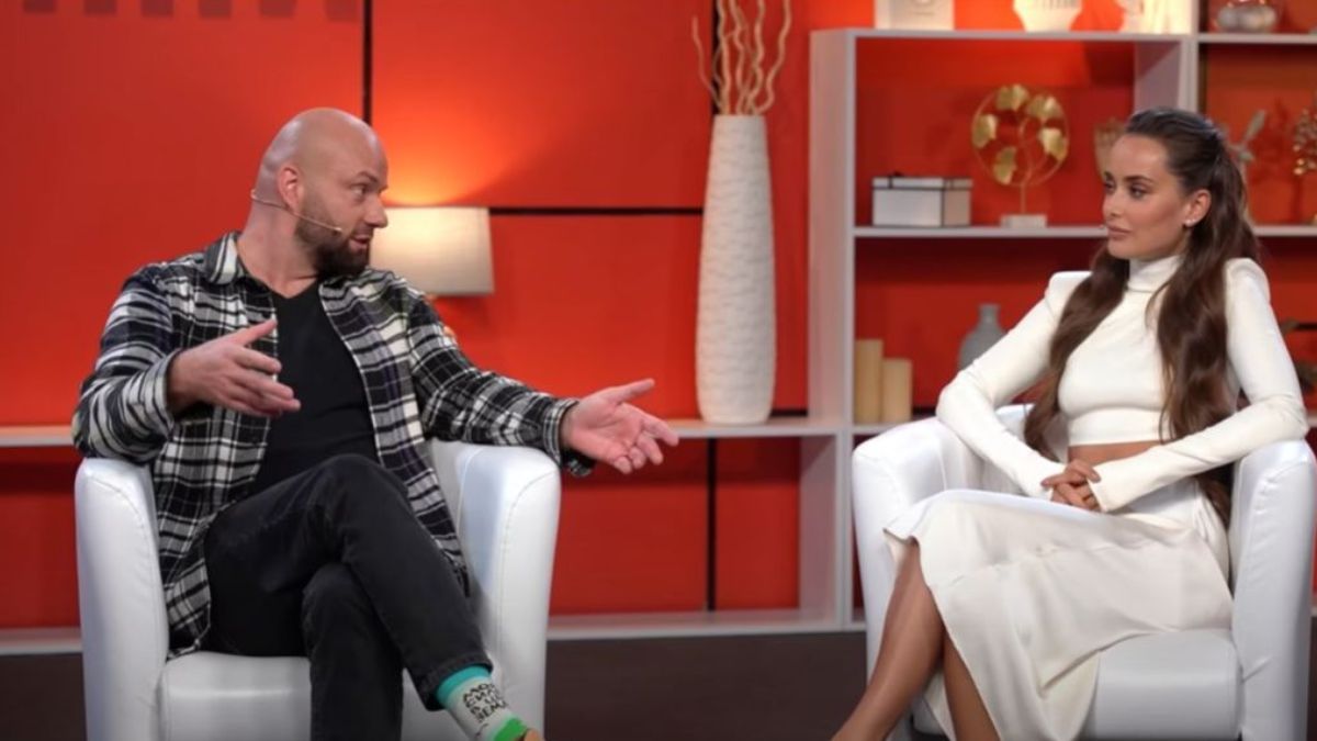 Слава Демин и Ксения Мишина Слава Демин и Ксения Мишина