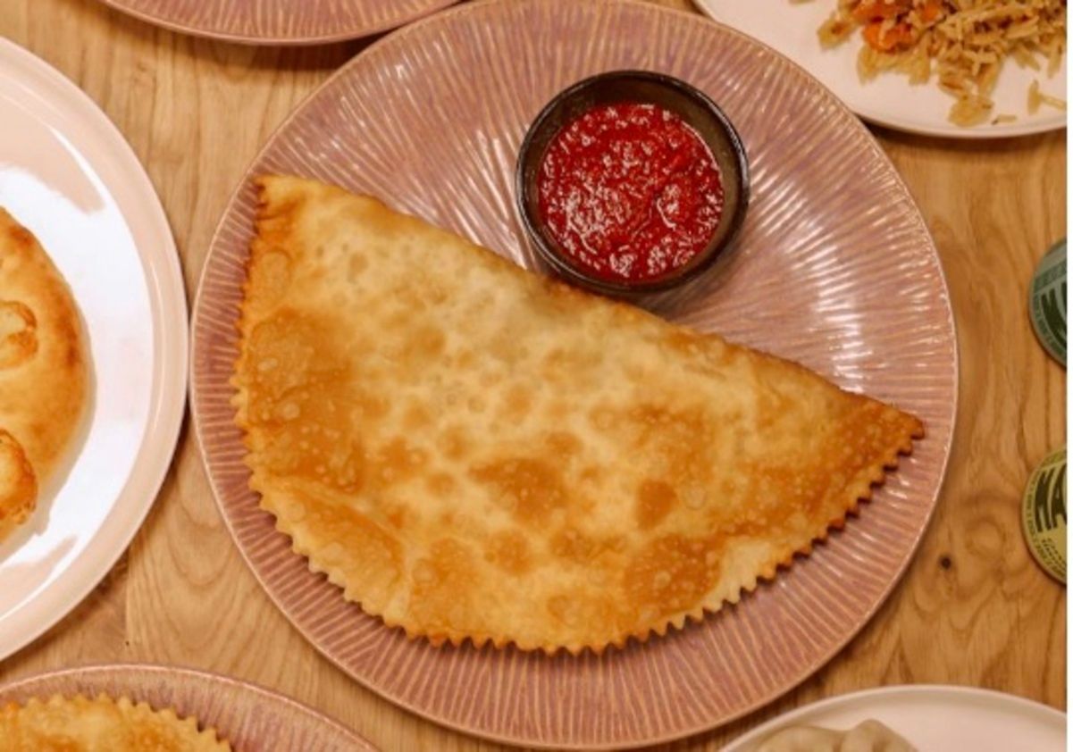 Чебуреки з заварного тіста від Лілії Цвіт Чебуреки з заварного тіста від Лілії Цвіт