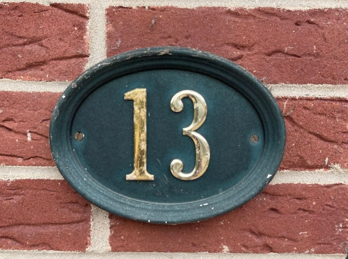 В які забобони вірять у різних країнах світу В які забобони вірять у різних країнах світу