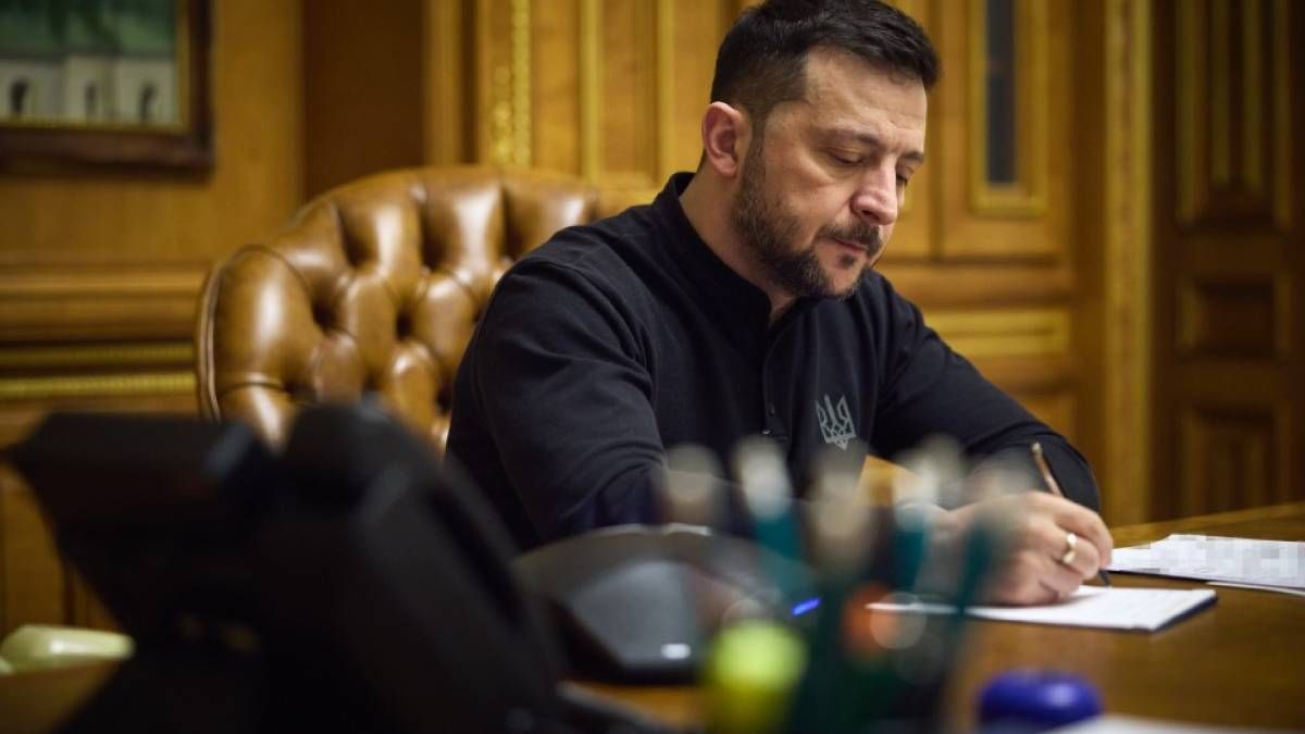 Зеленський прибуде до Брюсселю, аби обговорити з ЄС і НАТО допомогу Україні Зеленський прибуде до Брюсселю, аби обговорити з ЄС і НАТО допомогу Україні