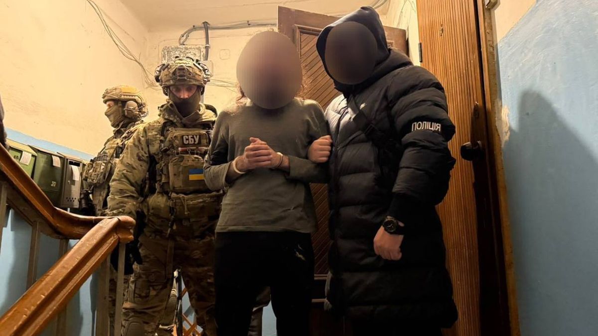 Подозреваемого в совершении теракта в Днепре задержали Подозреваемого в совершении теракта в Днепре задержали