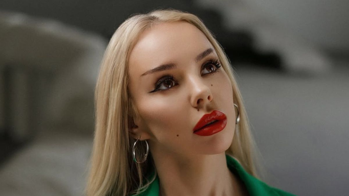 Співачка СолоХа Співачка СолоХа