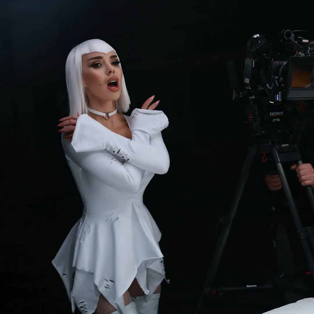 Певица СолоХа Певица СолоХа