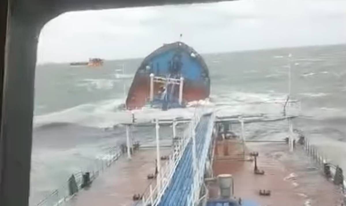 Авария с танкерами в Керчи Авария с танкерами в Керчи