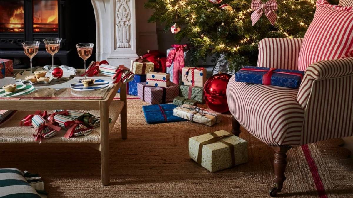 Дизайнери розкрили, у який колір найкраще обгортати новорічні подарунки Дизайнери розкрили, у який колір найкраще обгортати новорічні подарунки