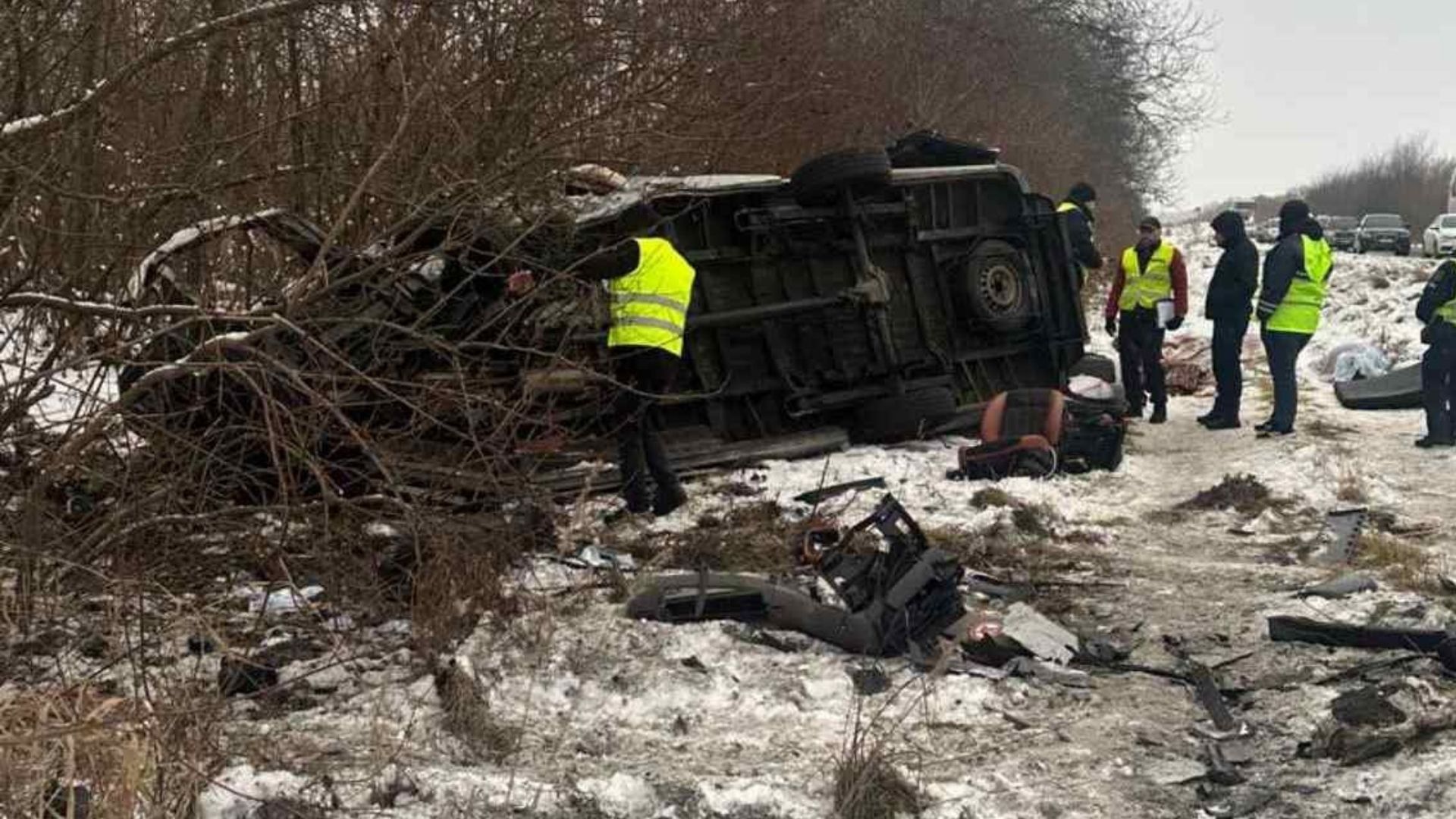 Пострждалі у масштабній ДТП на Львівщині перебувають у важкому стані