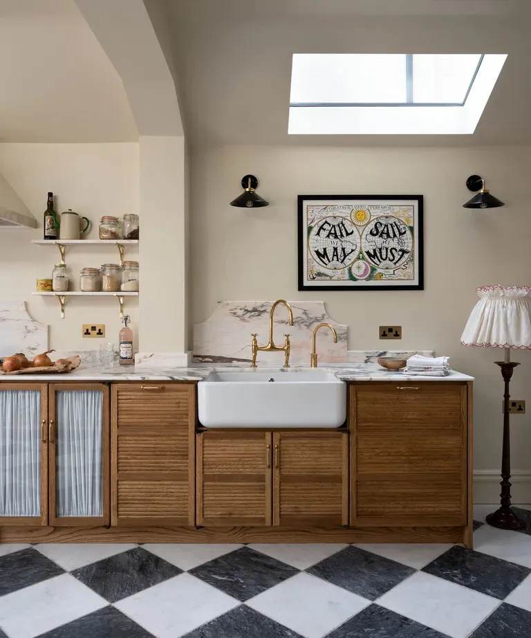 Недвижимость Маленькая кухня Маленькая кухня Светлые цвета Недвижимость Маленькая кухня Маленькая кухня Светлые цвета