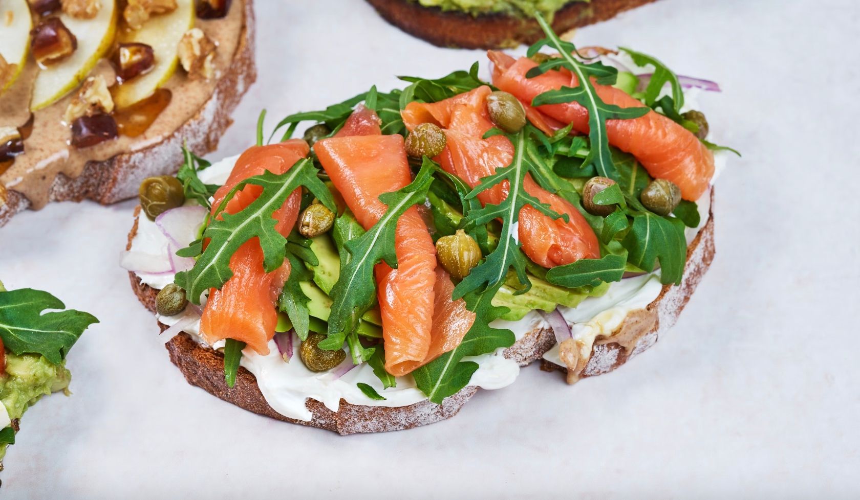 Бутерброды со слабосоленым лососем Бутерброды со слабосоленым лососем