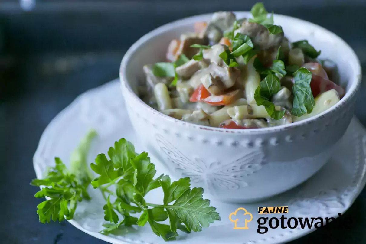 Готовим салат с маринованными грибами Готовим салат с маринованными грибами