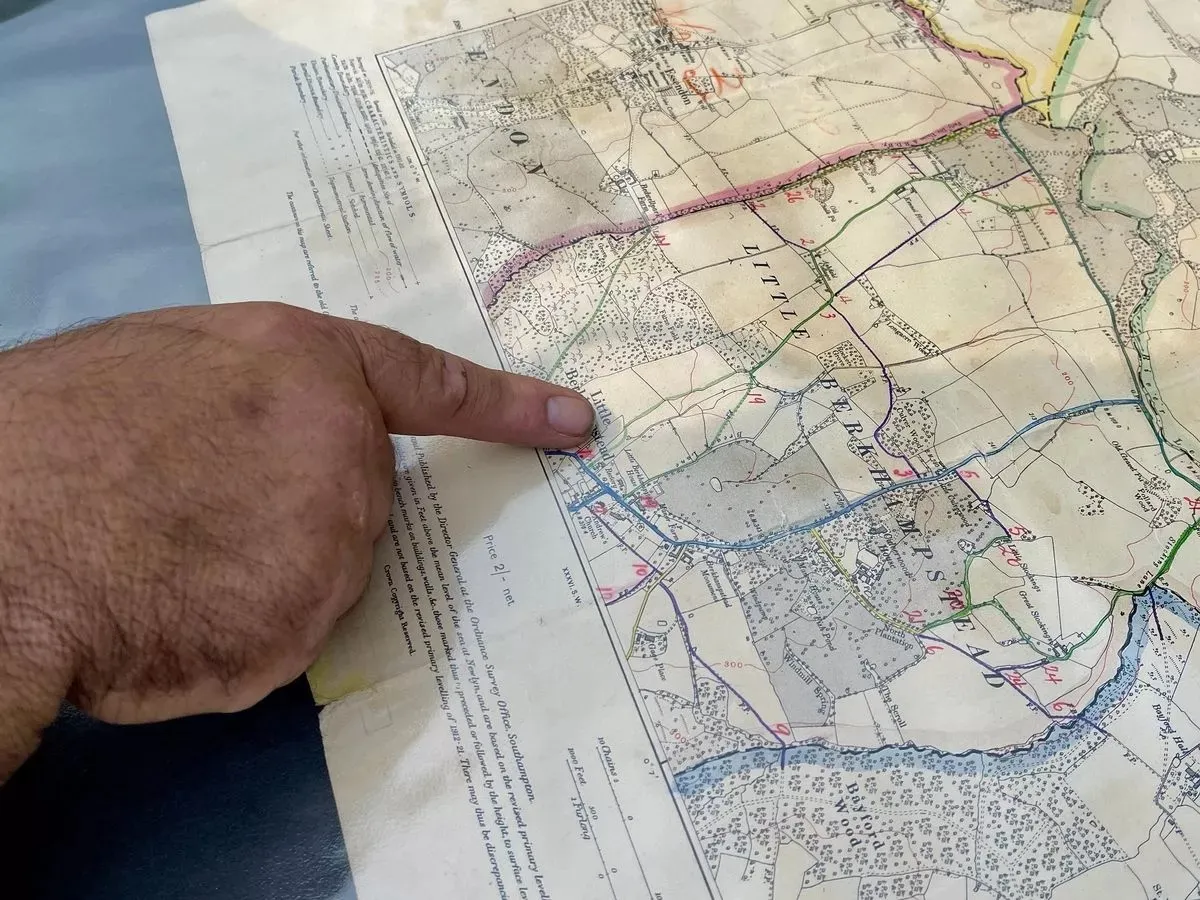 Стежка була вказана у паспорті будівлі, але подружя цього не помітило Стежка була вказана у паспорті будівлі, але подружя цього не помітило