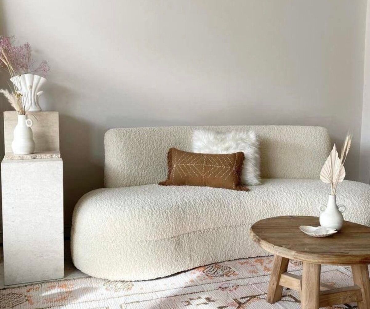 Диваны из букле будут антитрендом в 2025 году - почему дизайнеры их не советуют Диваны из букле будут антитрендом в 2025 году - почему дизайнеры их не советуют