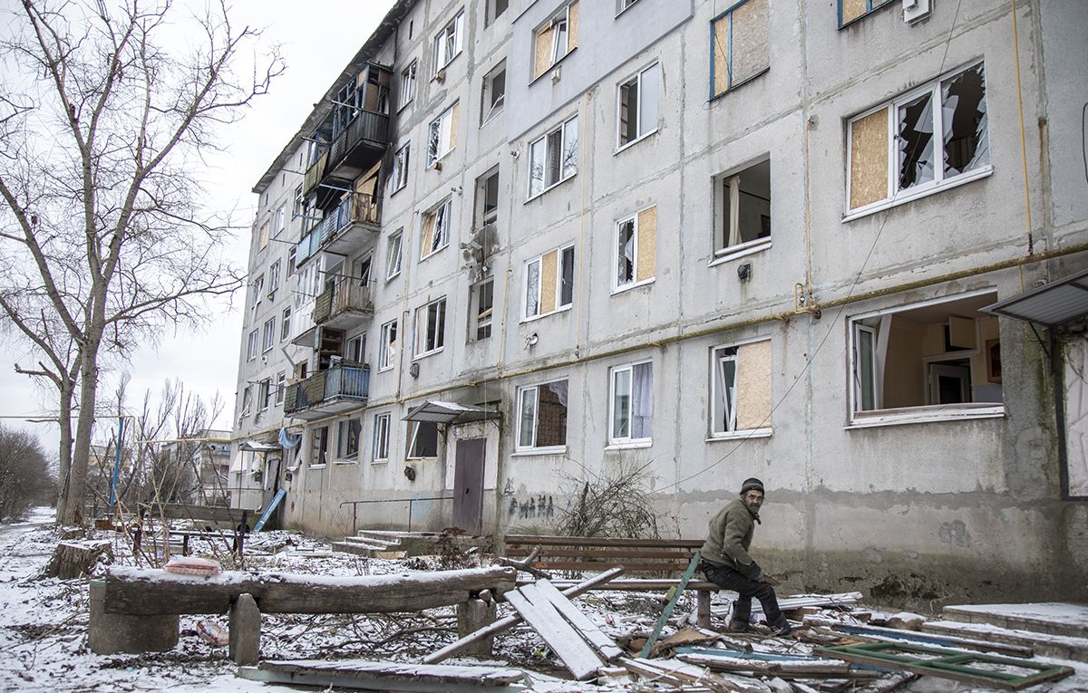 Чому деякі люди змушені повертатись на окуповані території