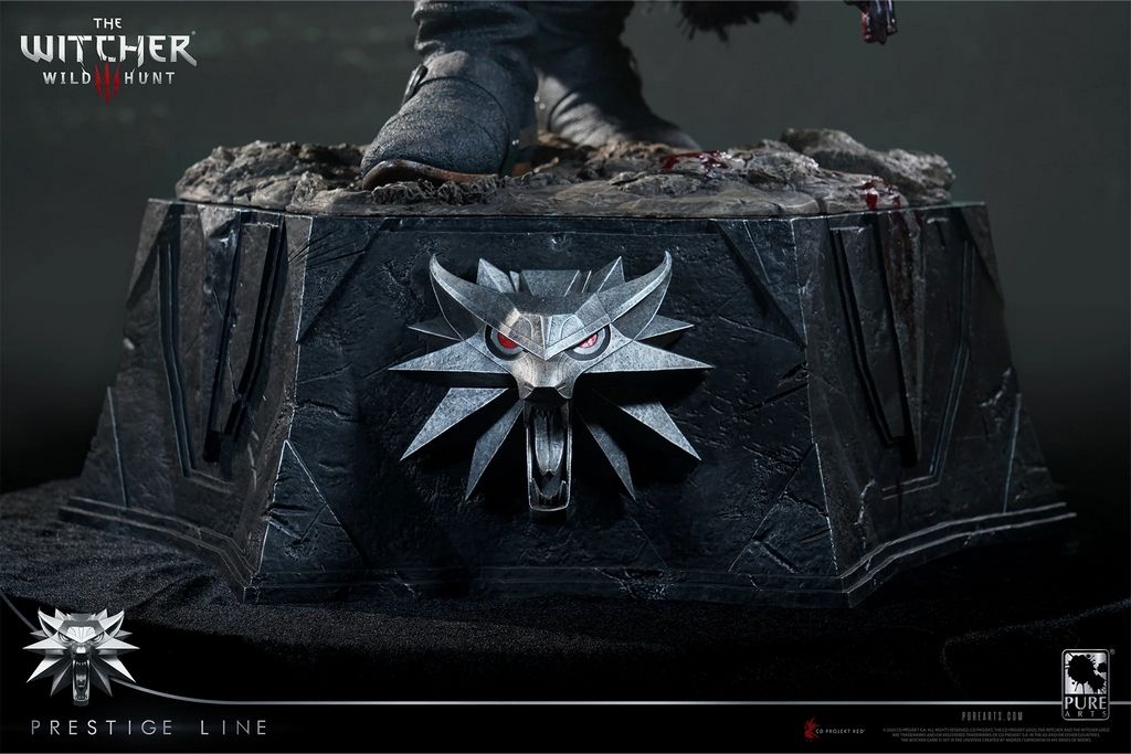 Статуя Геральта