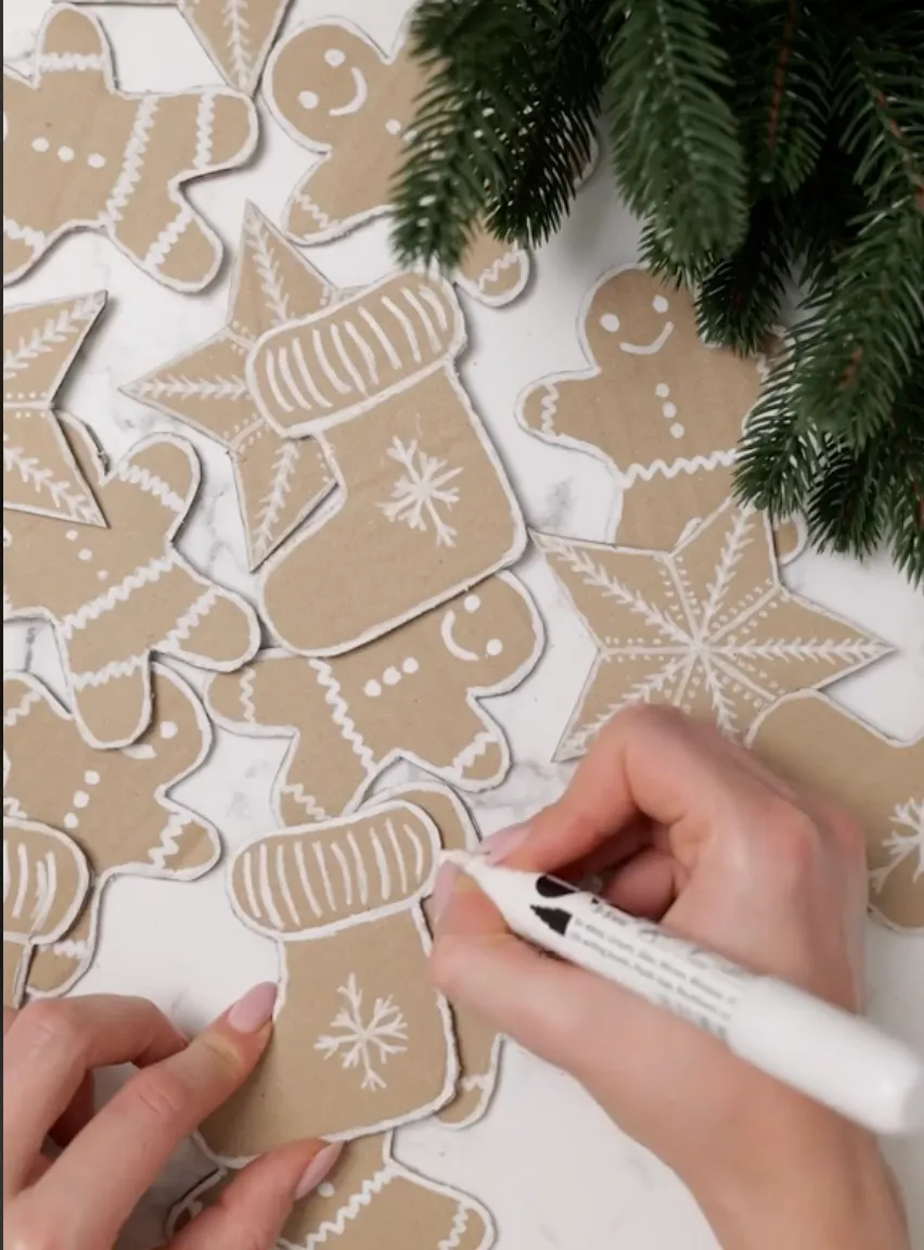 Картонные украшения на елку Картонные украшения на елку