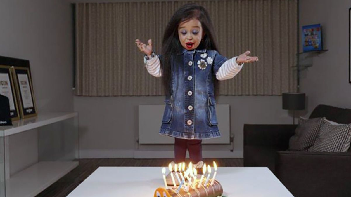 Самая низкая женщина установили еще один рекорд Самая низкая женщина установили еще один рекорд