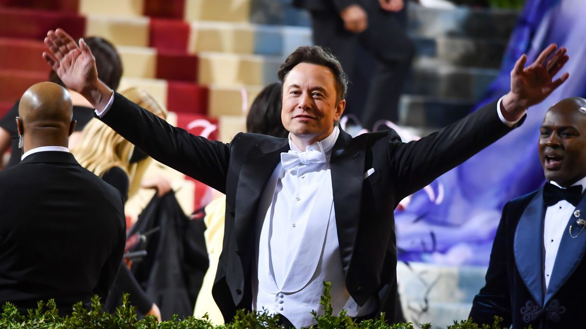 Правительство США проверяет возможное нарушение закона Илоном Маском и его компанией SpaceX Правительство США проверяет возможное нарушение закона Илоном Маском и его компанией SpaceX