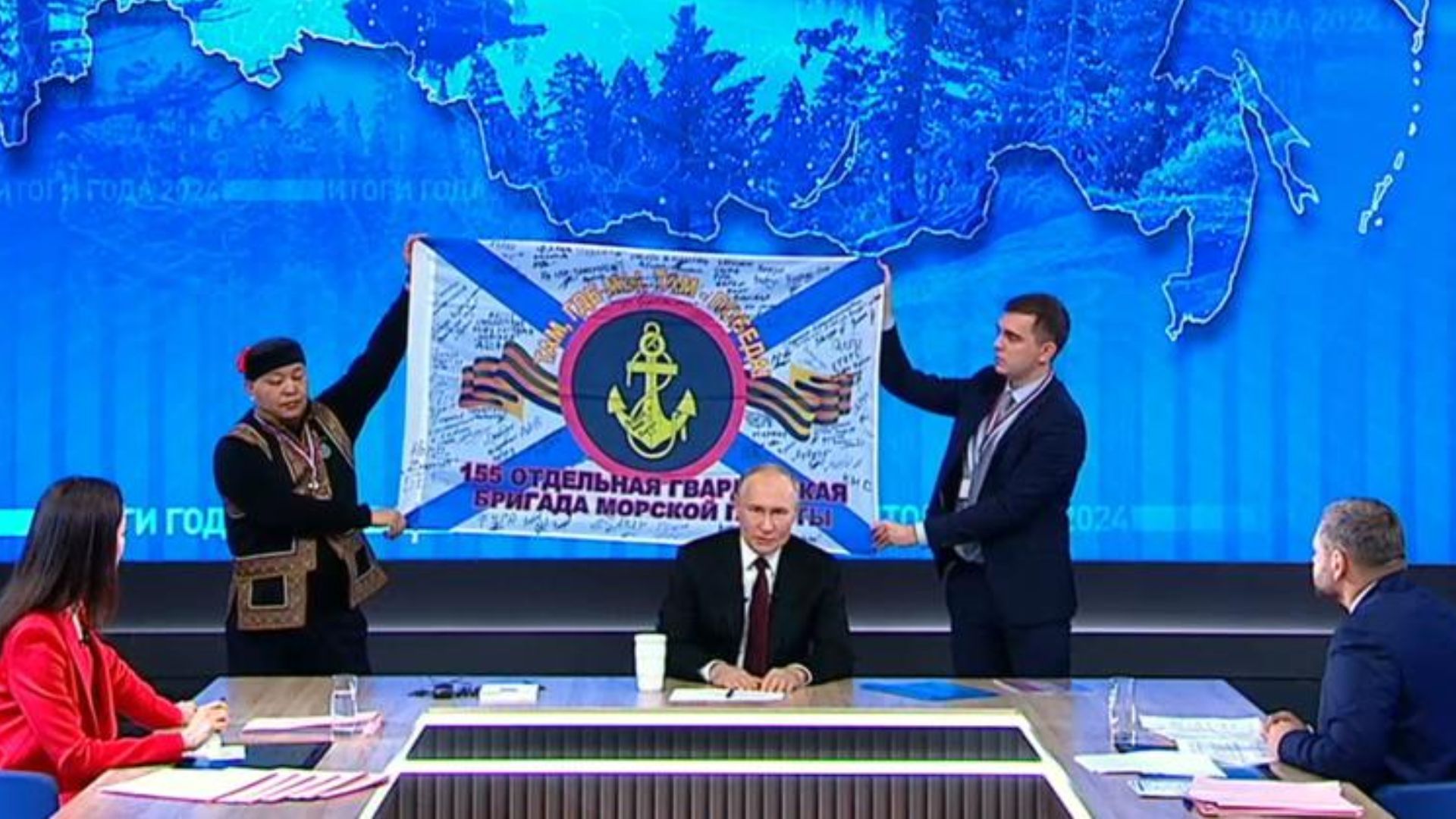 Путін похвалився прапором 155-ї бригади морської піхоти Путін похвалився прапором 155-ї бригади морської піхоти