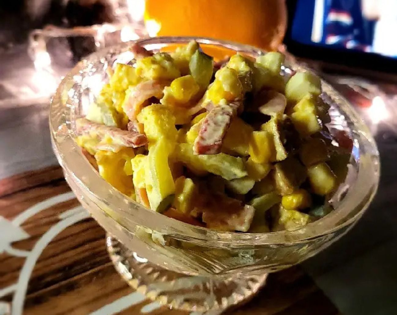 Как сделать салат с копченой колбасой Как сделать салат с копченой колбасой