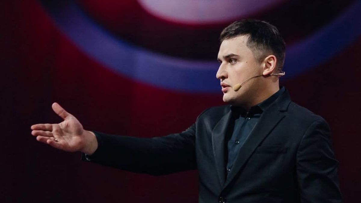 Актор "Вечірнього Кварталу" Володимир Мартинець оголосив про поповнення в родині - Show24 Актор "Вечірнього Кварталу" Володимир Мартинець оголосив про поповнення в родині - Show24