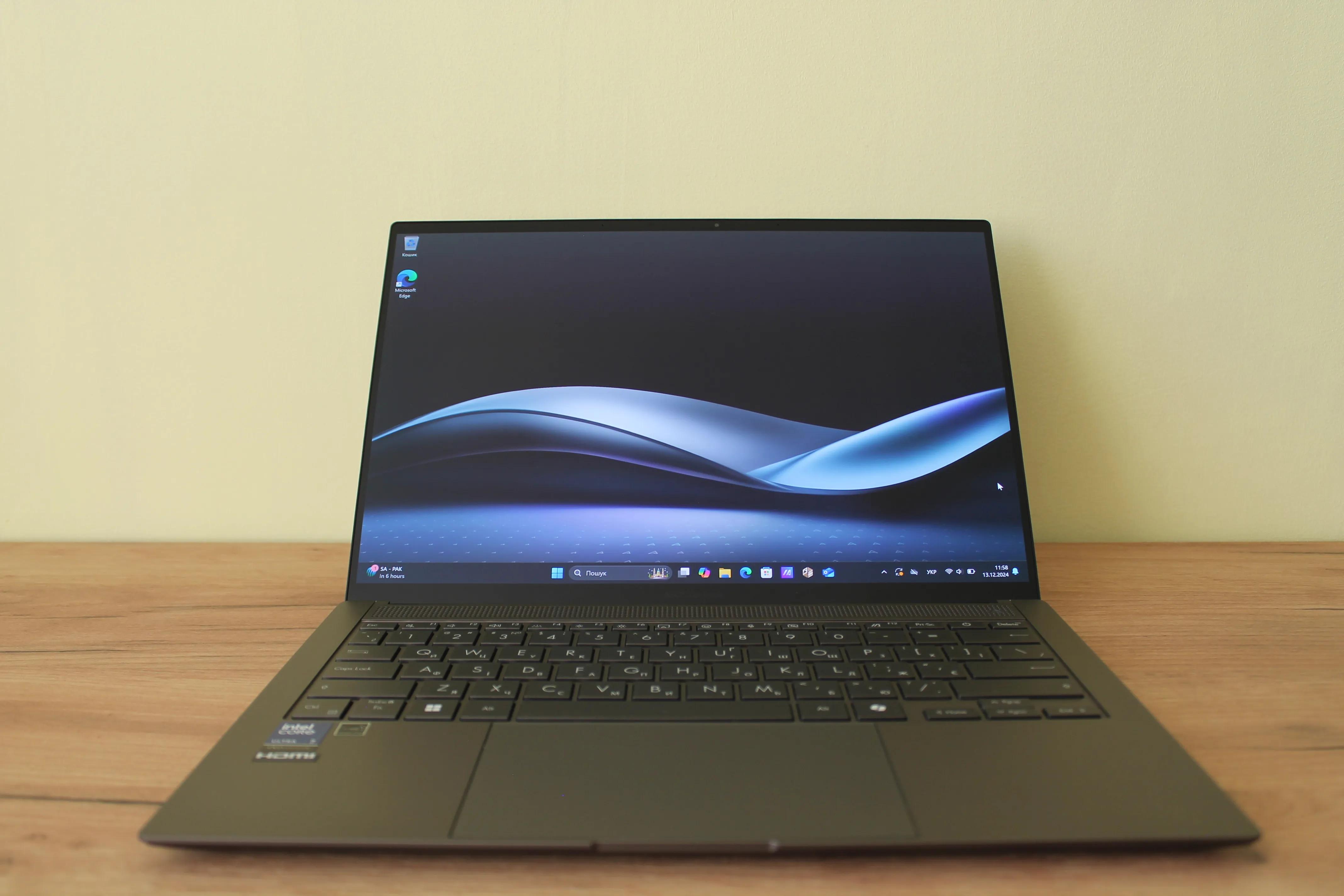 ASUS Zenbook S 14