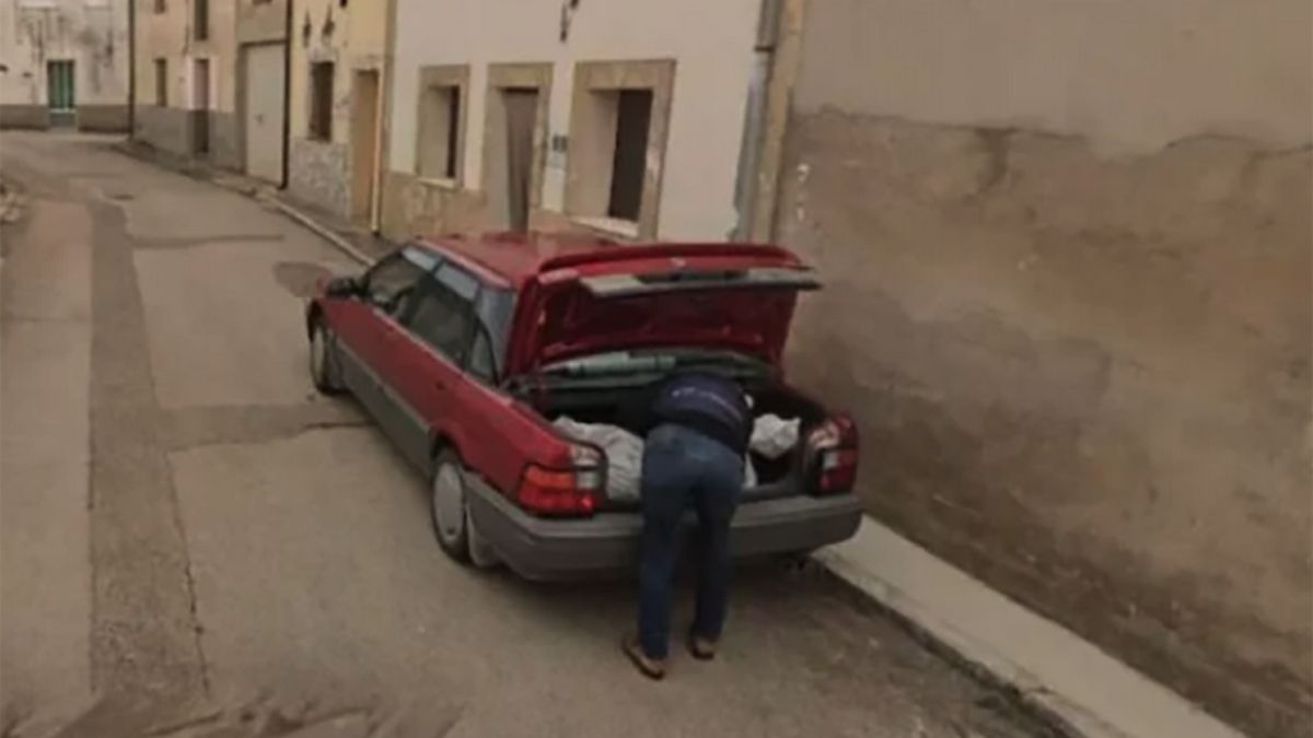 Камера Google Maps зафиксировала момент сокрытия убийства Камера Google Maps зафиксировала момент сокрытия убийства