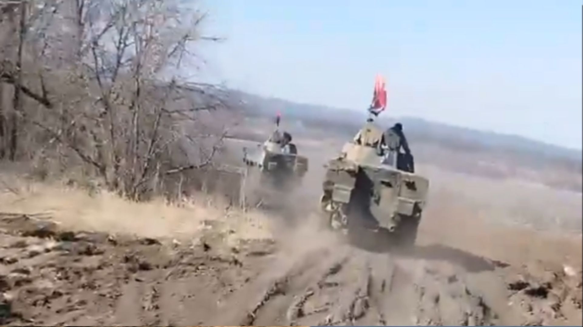 Поляки возмутились из-за флагов УПА на БТР Rosomak Поляки возмутились из-за флагов УПА на БТР Rosomak