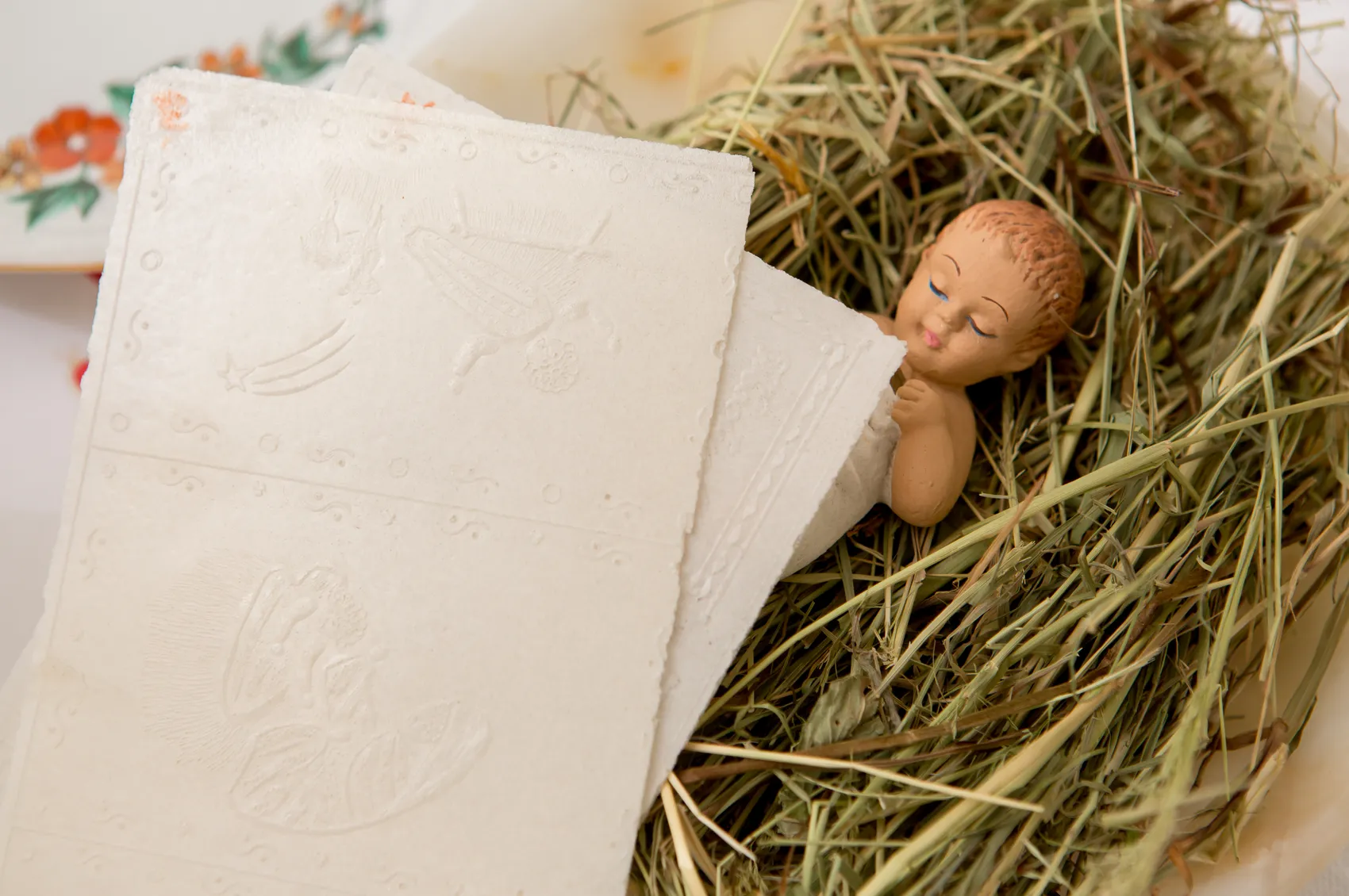 У Польщі традиційно у Вігілію родина ділиться облатками У Польщі традиційно у Вігілію родина ділиться облатками