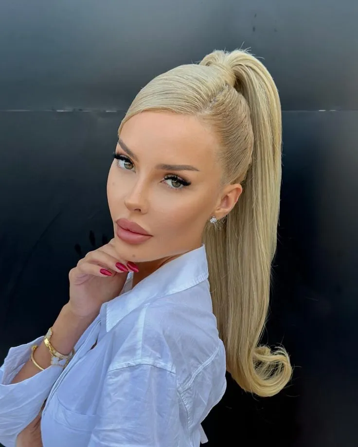 Стильні зачіски на Новий рік 2025 Стильні зачіски на Новий рік 2025