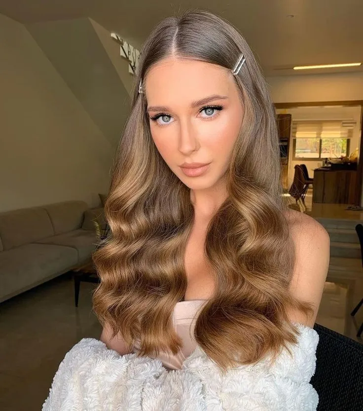 Стильні зачіски на Новий рік 2025 Стильні зачіски на Новий рік 2025