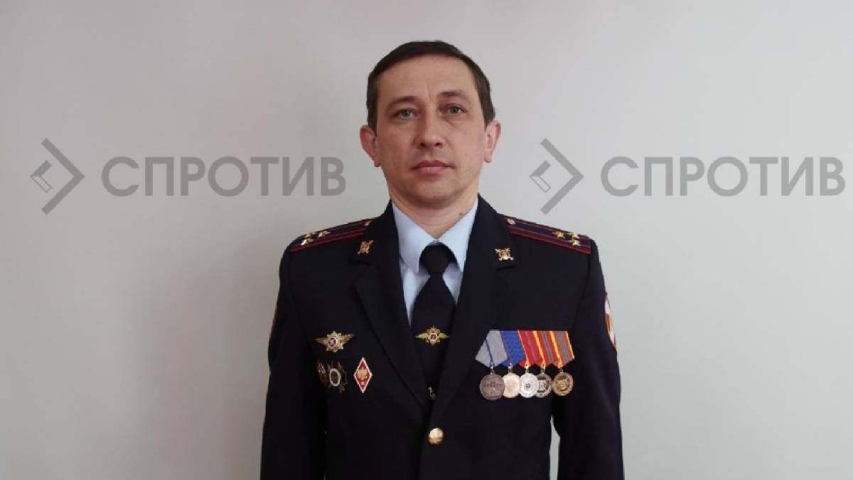 Російський полковник здав базу окупантів у Луганську Російський полковник здав базу окупантів у Луганську