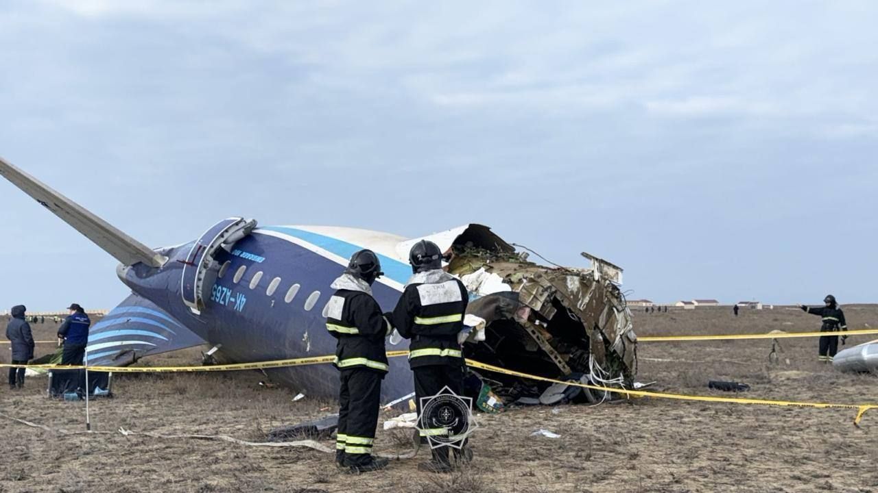 В ЦПД рассказали причину падения самолета в Казахстане