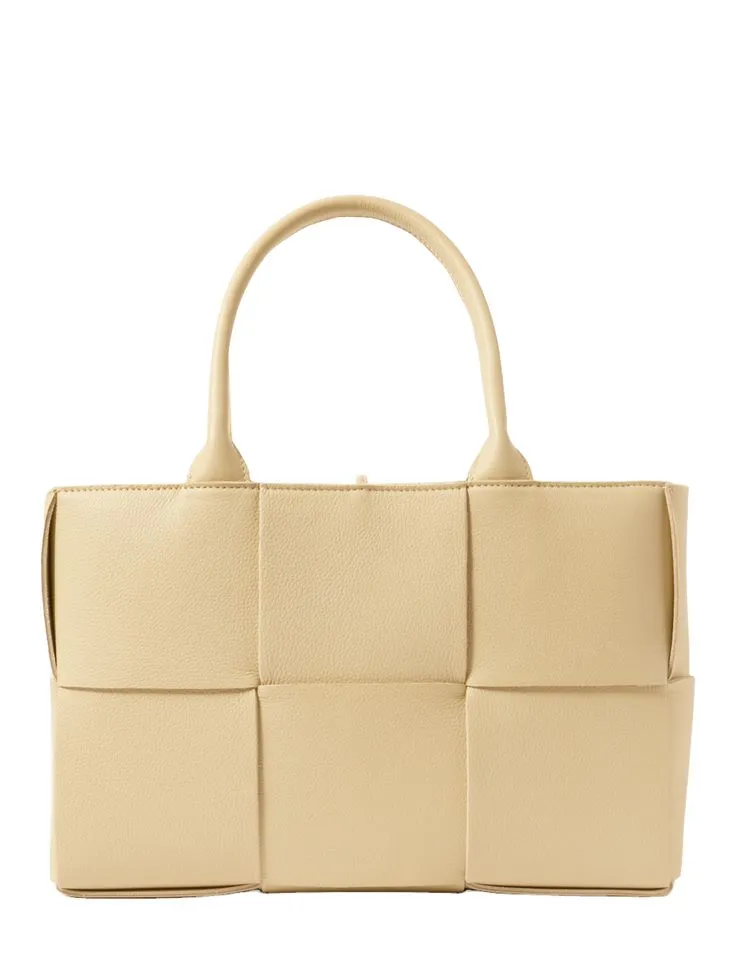 Трендові сумки 2025 року Трендові сумки 2025 року