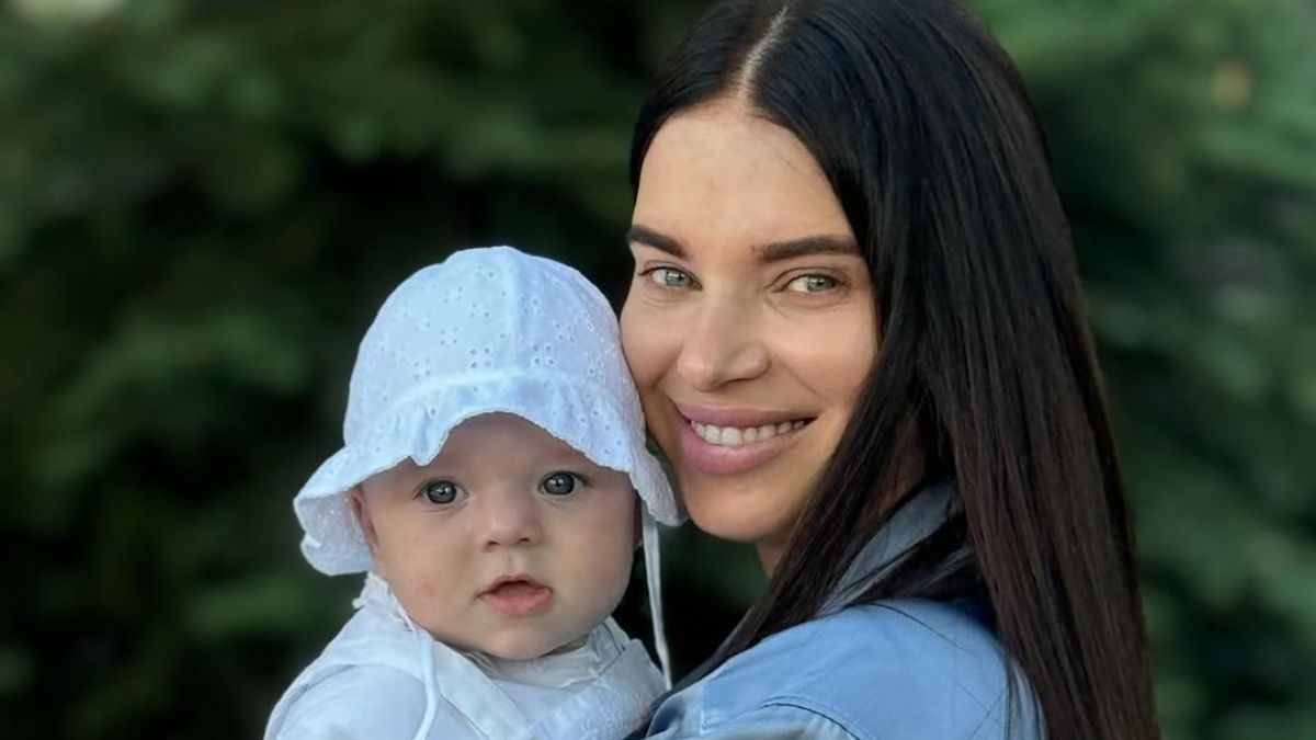 Жена Усика с дочерью Марией Жена Усика с дочерью Марией