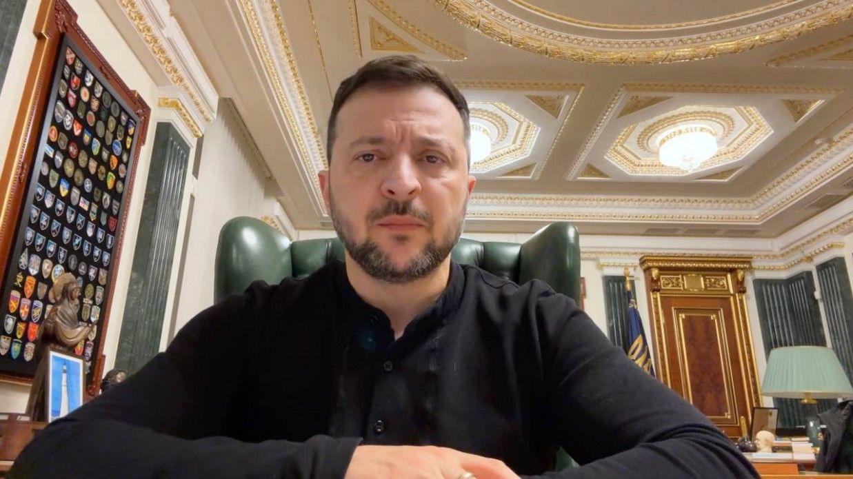 Зеленский заявил о совещаниях по возвращению украинцев из-за границы Зеленский заявил о совещаниях по возвращению украинцев из-за границы