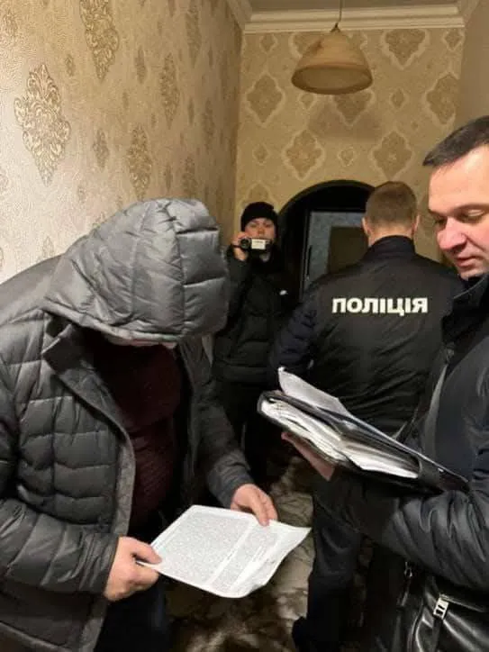 Правоохоронці проводять обшуки у співробітників ТЦК та ВЛК Правоохоронці проводять обшуки у співробітників ТЦК та ВЛК