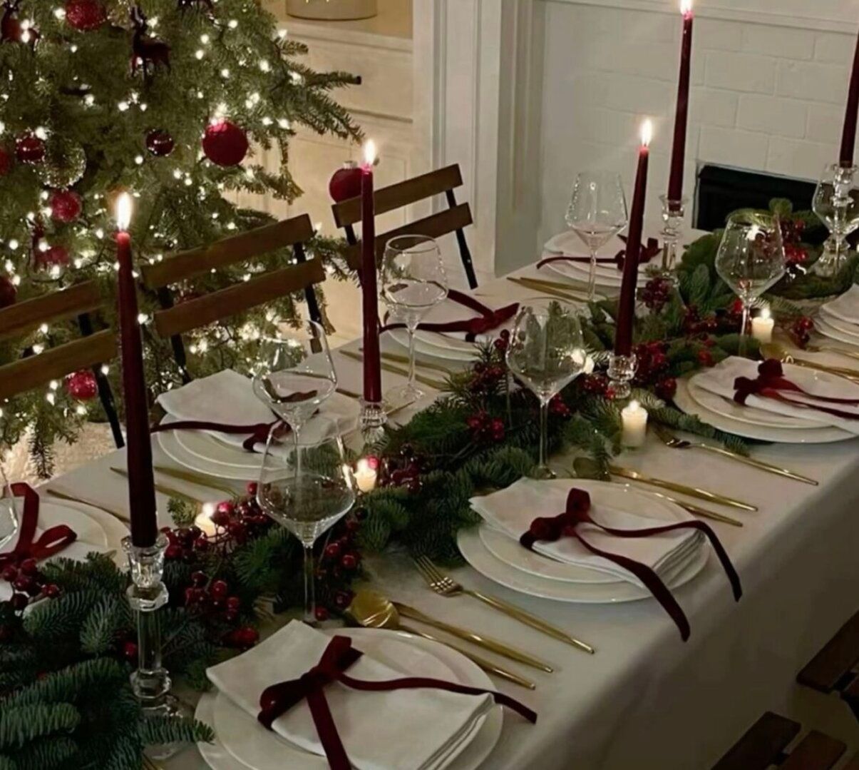 Как засервировать стол на Новый год - 7 идей декора стола с фото Как засервировать стол на Новый год - 7 идей декора стола с фото