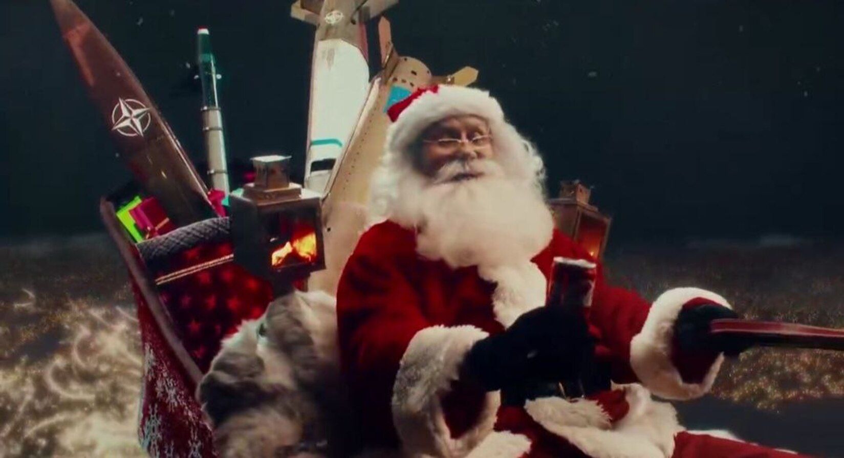 Российские пропагандисты распространяют в сети видео, на котором Санта Клауса сбивает ракета ПВО Российские пропагандисты распространяют в сети видео, на котором Санта Клауса сбивает ракета ПВО