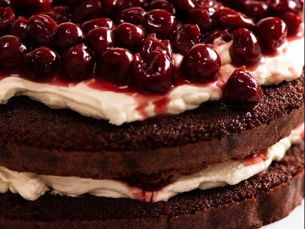 Торт "П'яна вишня" Торт "П'яна вишня"