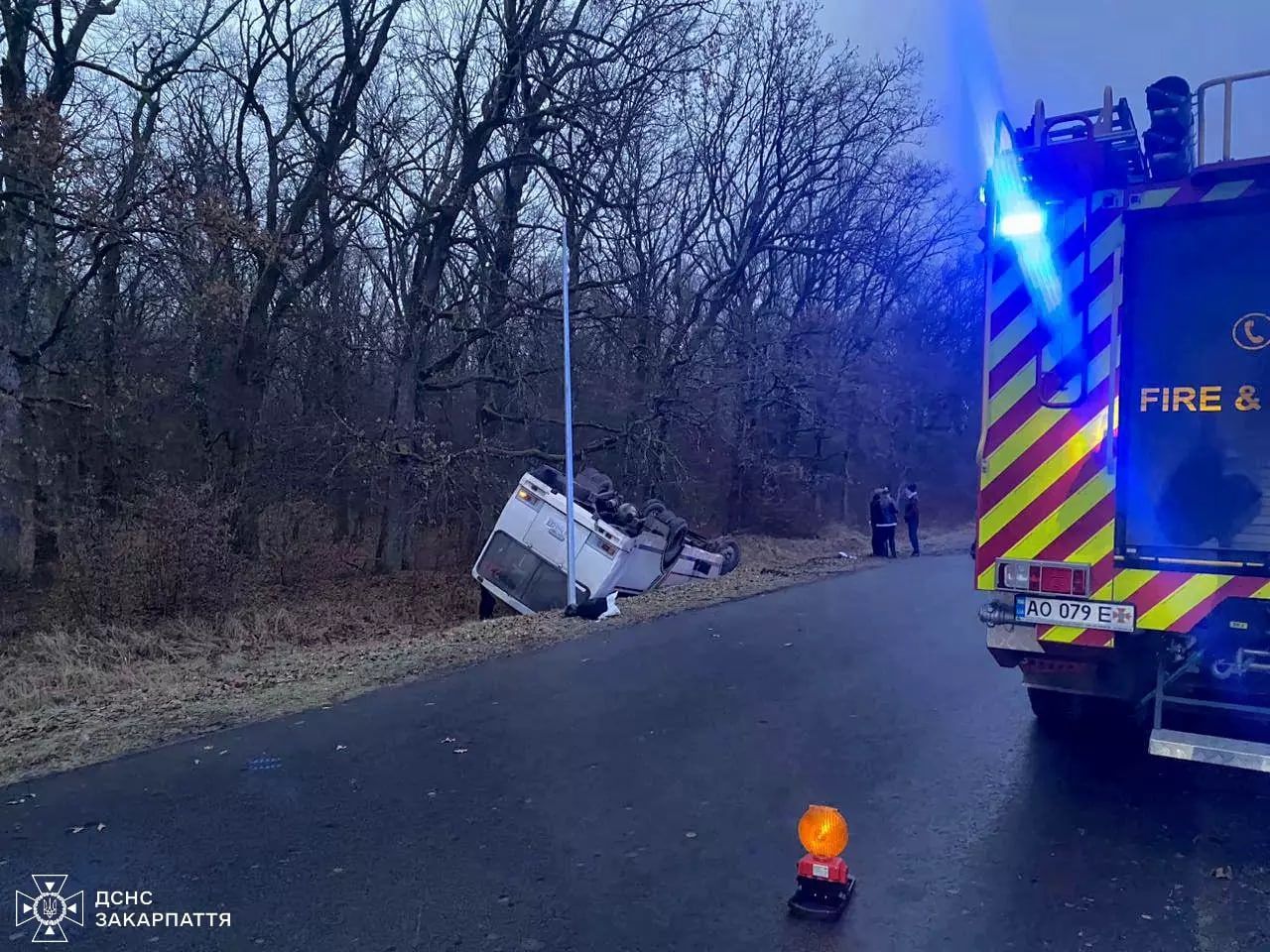 На Закарпатье перевернулся автобус с пассажирами - 24 Канал На Закарпатье перевернулся автобус с пассажирами - 24 Канал