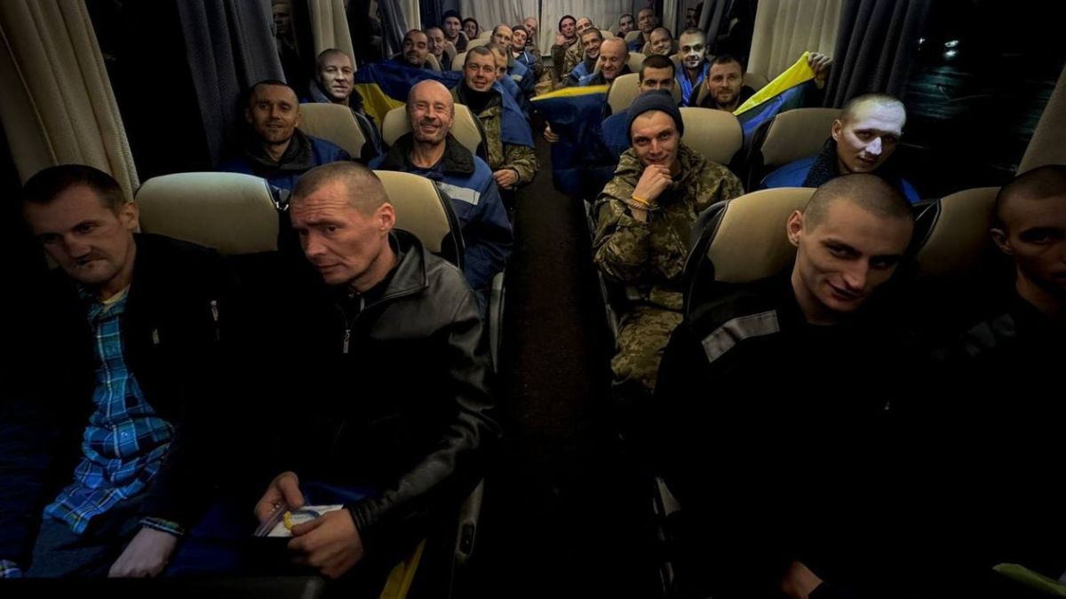 Украина вернула домой 189 пленных - 24 Канал Украина вернула домой 189 пленных - 24 Канал