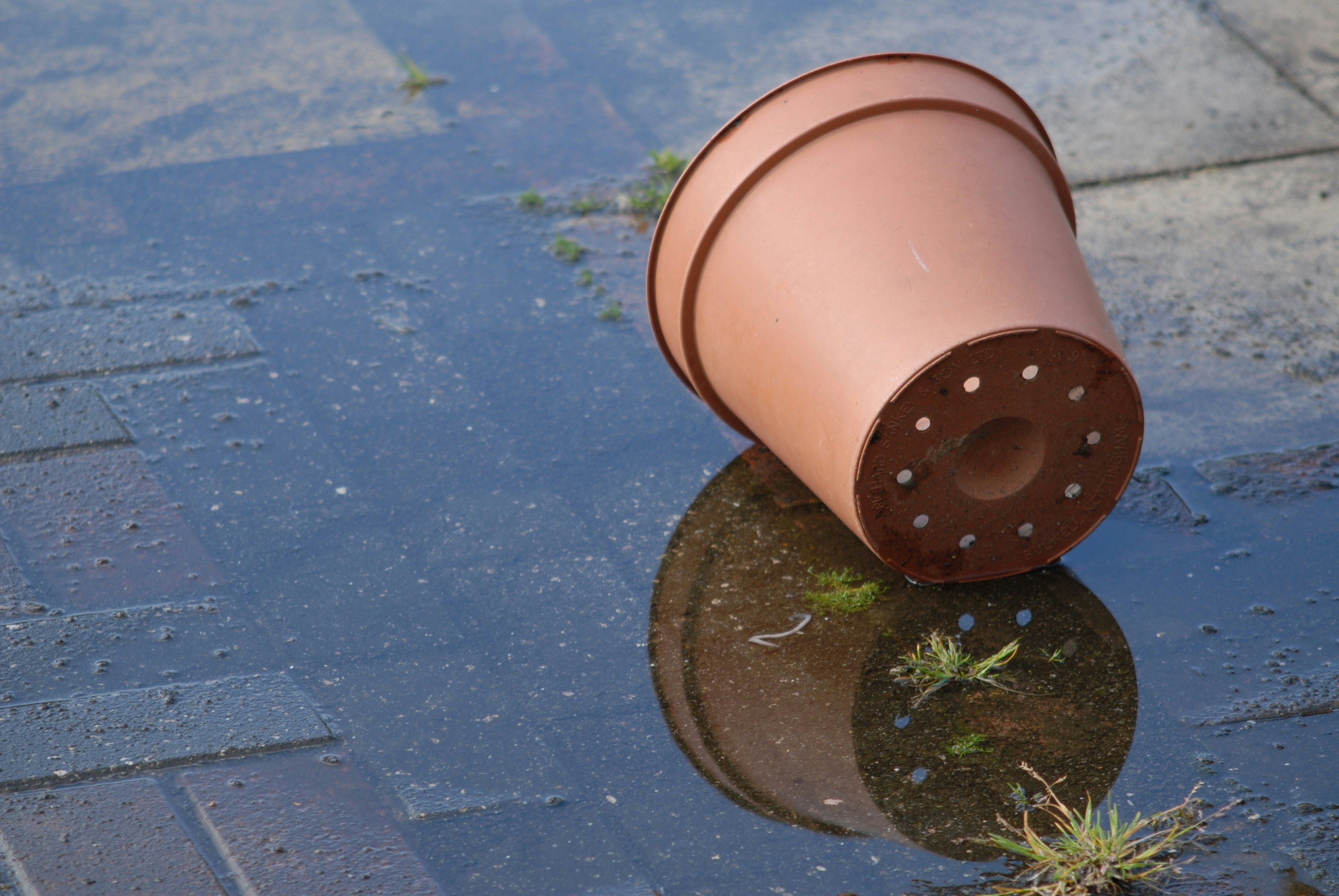 Як вазон для квітів перетворити на світильник-камін Як вазон для квітів перетворити на світильник-камін