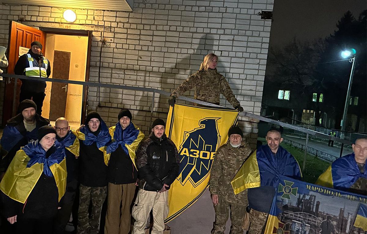 11 бойцов Азова дома, - Денис Прокопенко - новости Украины - 24 Канал 11 бойцов Азова дома, - Денис Прокопенко - новости Украины - 24 Канал