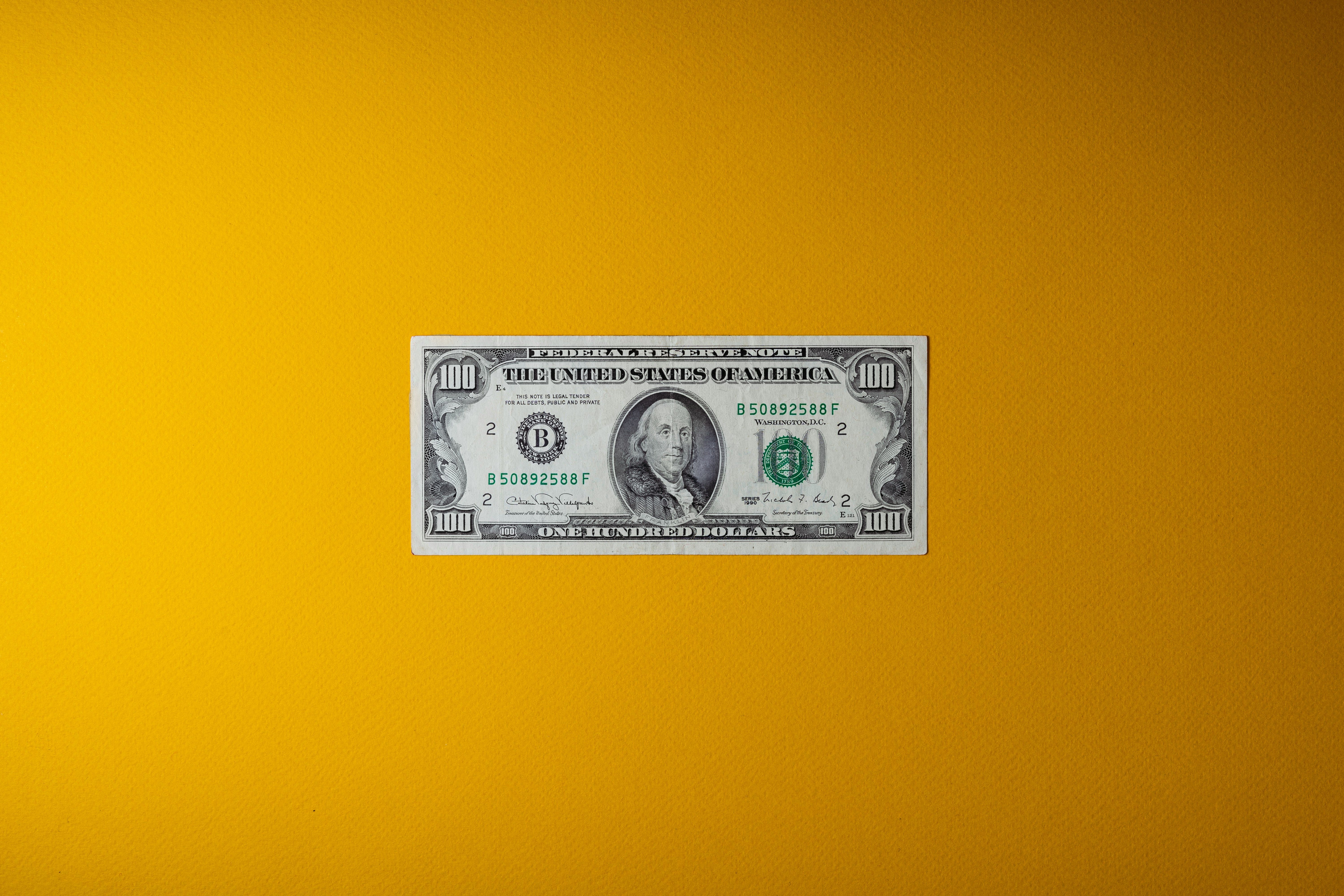 Ціна валют 31 грудня - який курс в обмінниках перед Новим роком Ціна валют 31 грудня - який курс в обмінниках перед Новим роком