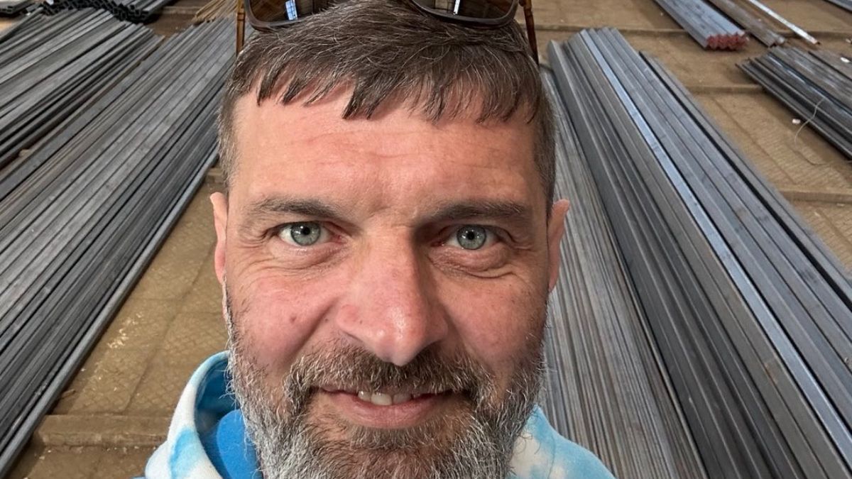 Вона сказала "Так", – захисник "Азовсталі" Михайло Діанов освідчився новій коханій - Show24 Вона сказала "Так", – захисник "Азовсталі" Михайло Діанов освідчився новій коханій - Show24