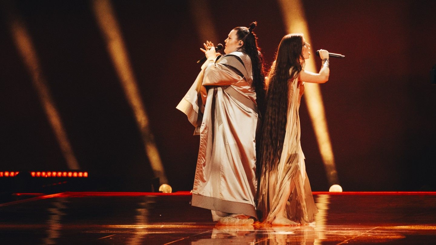 alyona alyona и Jerry Heil alyona alyona и Jerry Heil