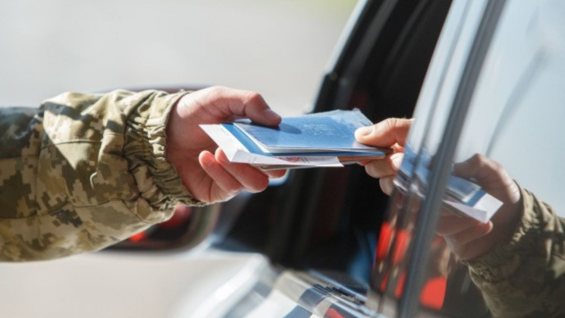 Уряд оновив правила перетину кордону для чоловіків 18-25 роів, які служили в ЗСУ